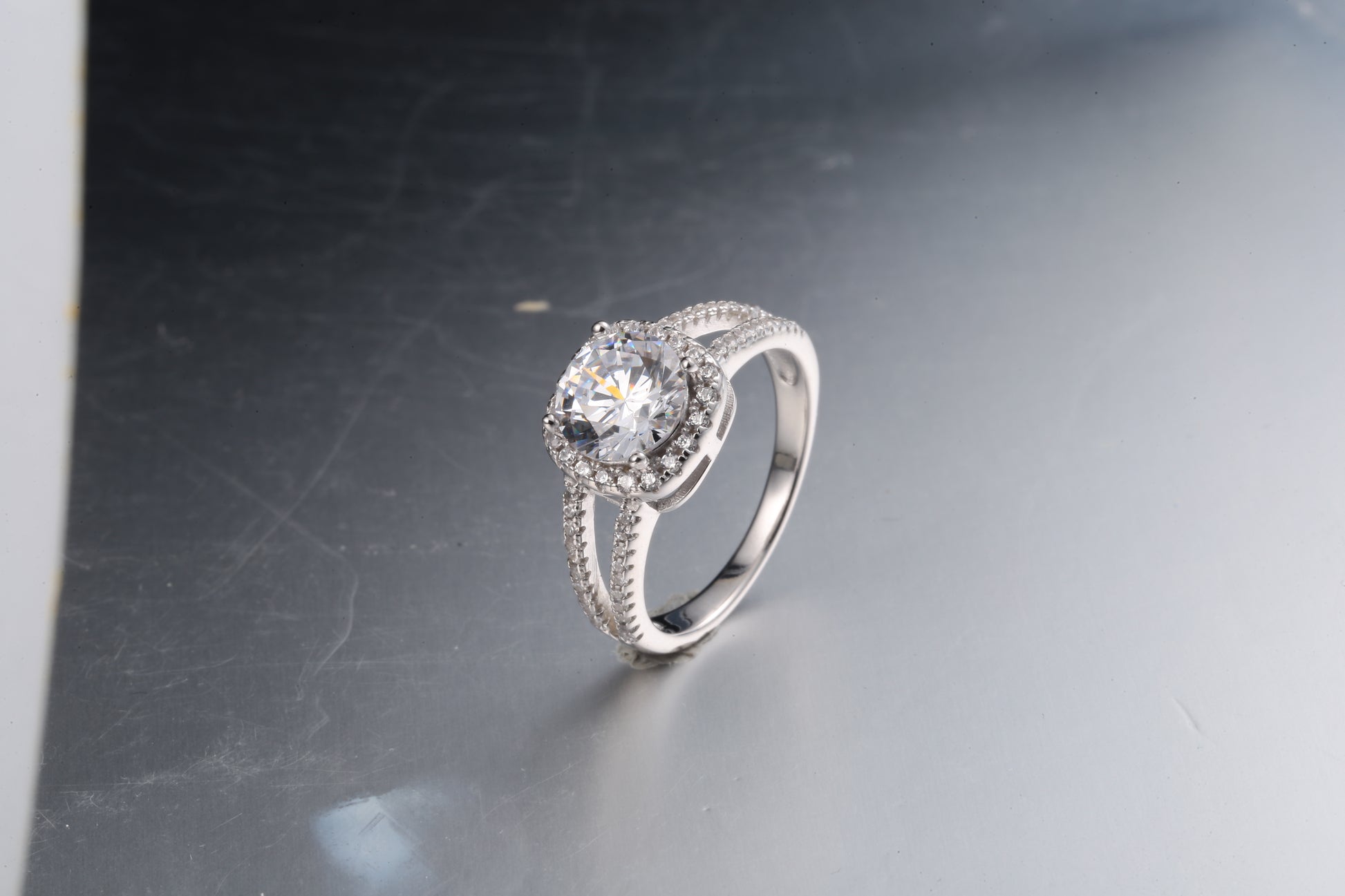 VVS MOISSANITE INEL “KAYA”